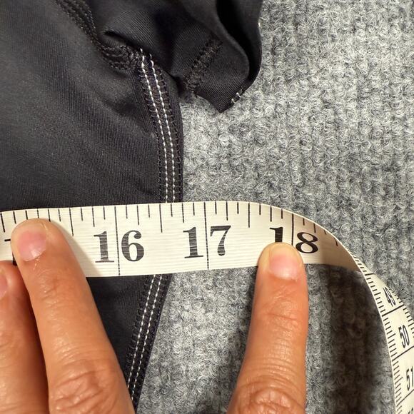 New Under Armour Size Small Base Layer Tee T-Shirt Black Crew Neck Short Sleeves - Picture 4 of 5